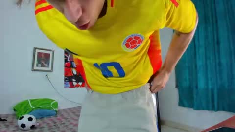 Snapshot of alessandro_dybala chatting on June 16, 12:41 pm Alessandro Dybala online show from June 16, 12:41 pm