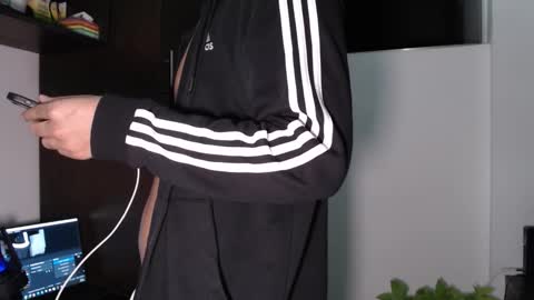 Snapshot of alessandrostone chatting on November 4, 10:25 am Alex online show from November 4, 10:25 am