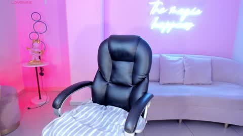 ALESSA ROMERO  online show from February 4, 7:22 pm