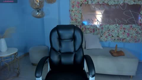 ALESSA ROMERO  online show from February 25, 7:56 pm