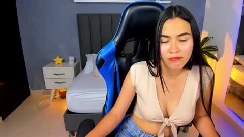 A L E S S I A online show from January 31, 7:40 pm