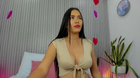 A L E S S I A online show from February 15, 11:14 pm