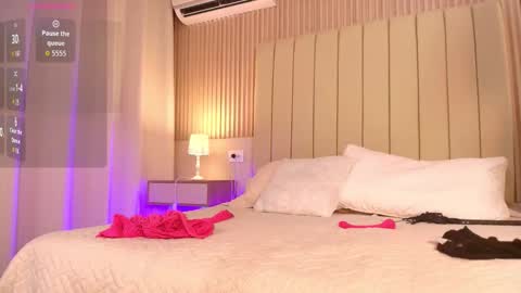 Alejandra  online show from February 1, 1:09 pm