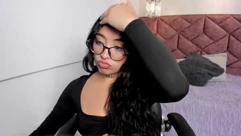 Snapshot of alessia_storm_ chatting on May 21, 8:49 pm Alessia online show from May 21, 8:49 pm