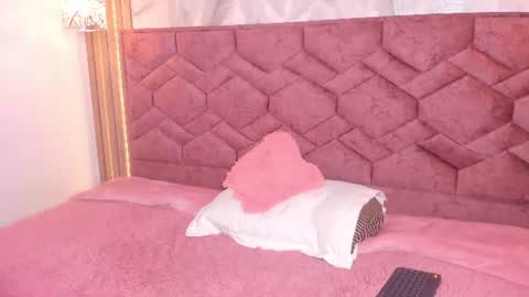 Snapshot of alessia_storm_ chatting on June 24, 10:03 am Alessia online show from June 24, 10:03 am
