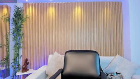 Alessia  Everyday From 0530 to 1430 Col Time online show from November 11, 12:05 pm