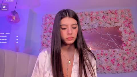 Snapshot of alessiacorleone_ chatting on December 13, 11:39 pm Alessia online show from December 13, 11:39 pm