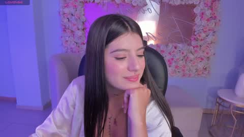Snapshot of alessiacorleone_ chatting on December 14, 11:12 pm Alessia online show from December 14, 11:12 pm