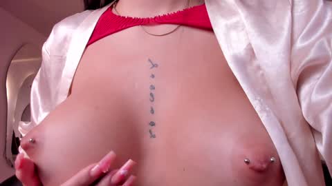 Snapshot of alessiacorleone_ chatting on December 21, 9:36 pm Alessia online show from December 21, 9:36 pm