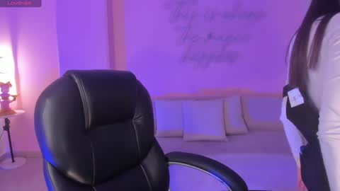 Snapshot of alessiacorleone_ chatting on December 23, 8:25 pm Alessia online show from December 23, 8:25 pm
