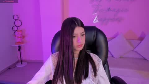 Snapshot of alessiacorleone_ chatting on December 27, 10:05 pm Alessia online show from December 27, 10:05 pm