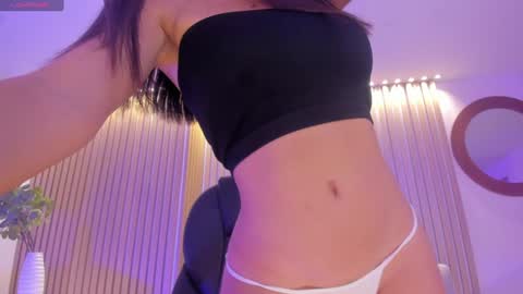 Snapshot of alessiacorleone_ chatting on January 17, 7:38 pm Alessia online show from January 17, 7:38 pm