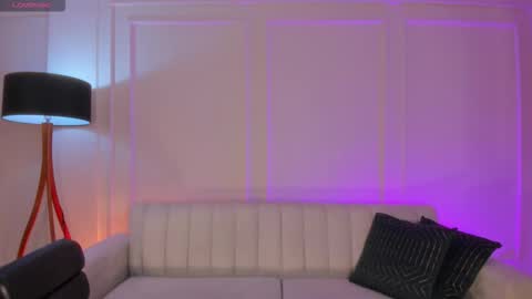 Snapshot of alessiacorleone_ chatting on October 18, 8:20 pm Alessia online show from October 18, 8:20 pm