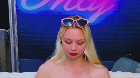 alessiacroft online show from June 6, 4:28 am