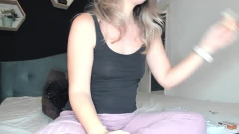 alesys69 online show from January 4, 12:37 am