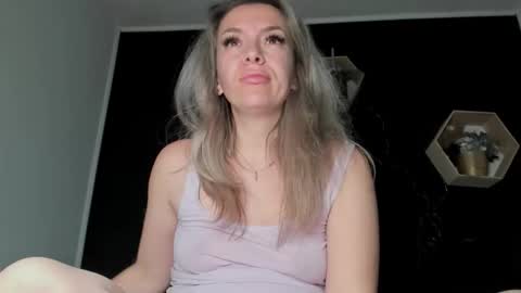 Snapshot of alesys69 chatting on February 3, 2:53 am alesys69 online show from February 3, 2:53 am