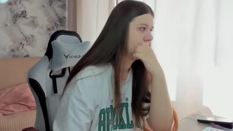 Aletta Oushen online show from September 18, 6:04 am