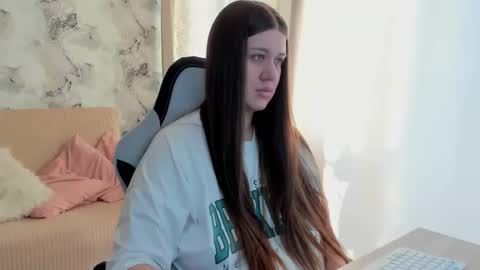 Aletta Oushen online show from October 20, 10:05 am