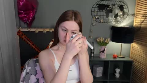 alettablacck online show from October 31, 1:17 am