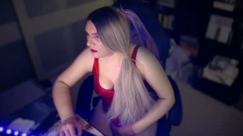 Snapshot of alevsandra87 chatting on June 29, 9:04 pm Leyla Leg online show from June 29, 9:04 pm
