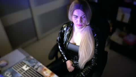 Snapshot of alevsandra87 chatting on July 15, 8:36 pm Leyla Leg online show from July 15, 8:36 pm