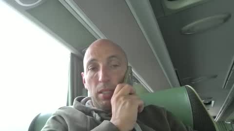 Snapshot of alex120475 chatting on April 12, 12:21 pm alex120475 online show from April 12, 12:21 pm