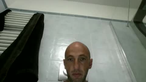 Snapshot of alex120475 chatting on April 15, 7:37 am alex120475 online show from April 15, 7:37 am