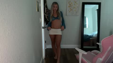 alex  online show from October 29, 10:00 pm