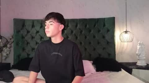 Snapshot of alex__fire_ chatting on October 10, 1:43 pm alex online show from October 10, 1:43 pm