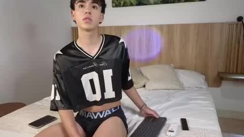 Snapshot of alex__fire_ chatting on October 19, 3:45 pm alex online show from October 19, 3:45 pm
