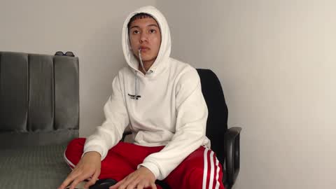 Owen online show from December 18, 2:21 am