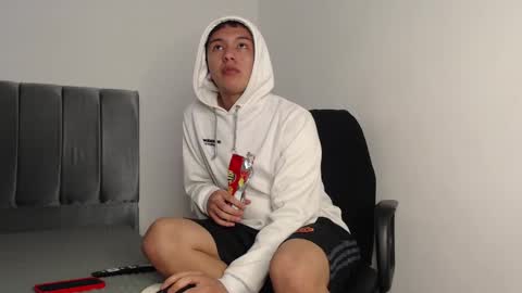 Owen online show from December 21, 1:47 am