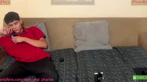 Snapshot of alex_and_charlie chatting on June 28, 1:44 am alex_and_charlie online show from June 28, 1:44 am