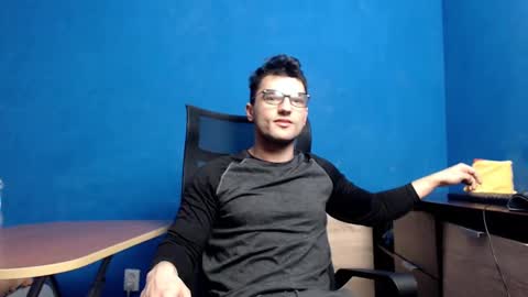 Alex online show from December 2, 7:25 am