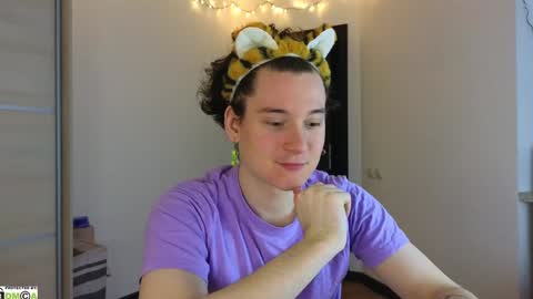 FAVORITE online show from February 6, 1:05 am