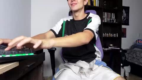 alex_connorr online show from November 8, 10:52 pm