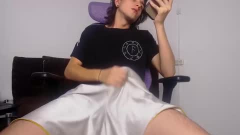 Snapshot of alex_connorr chatting on June 5, 10:15 pm alex_connorr online show from June 5, 10:15 pm