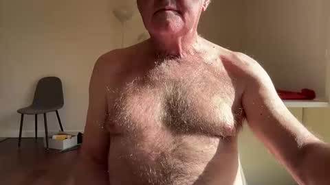 Snapshot of alex_fetishplayer chatting on February 9, 11:36 am Alex online show from February 9, 11:36 am