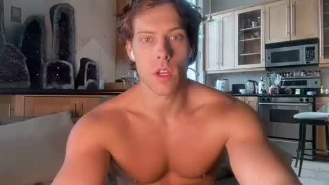 Alex Stone online show from August 3, 6:55 pm