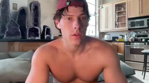 Alex Stone online show from August 4, 8:11 pm