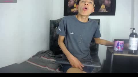 alex_it0 online show from May 16, 1:24 am