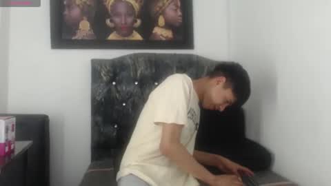 alex_it0 online show from May 21, 8:49 pm