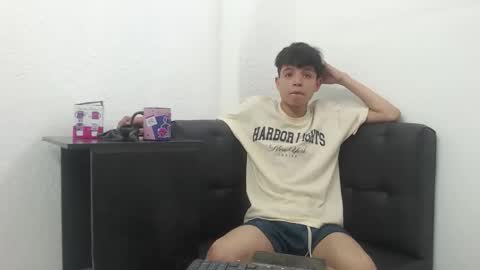 alex_it0 online show from May 22, 1:50 pm