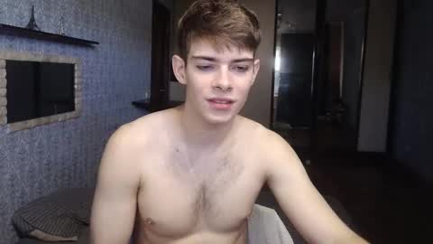 Snapshot of alex_man_01 chatting on September 26, 7:01 am Alex online show from September 26, 7:01 am