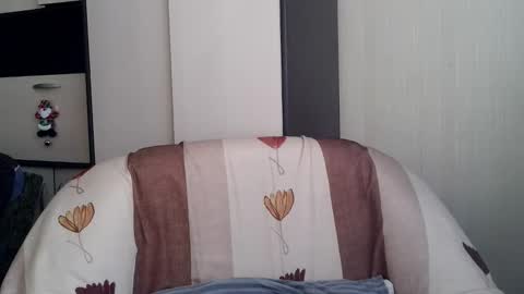 Snapshot of alex_man_01 chatting on February 24, 6:11 am Alex online show from February 24, 6:11 am