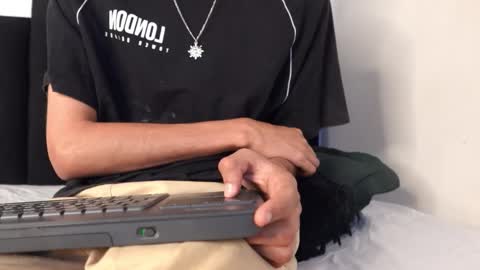 alex_mark_ online show from February 18, 1:18 pm