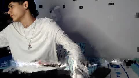 alex_mark_ online show from March 30, 8:10 pm