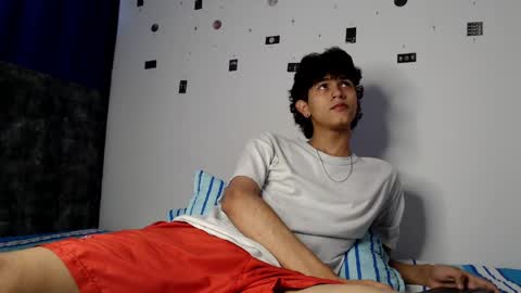 alex_mark_ online show from May 12, 4:59 pm