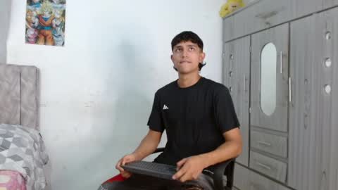 Snapshot of alex_martin47 chatting on March 28, 9:03 pm alex online show from March 28, 9:03 pm