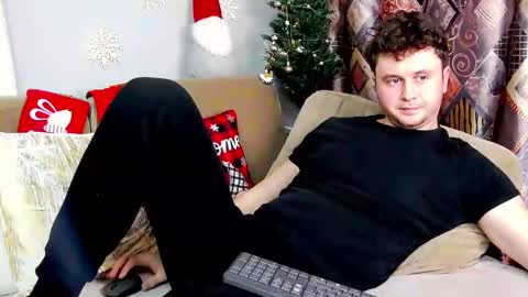 Snapshot of alex_onelove chatting on December 17, 8:21 pm Alex online show from December 17, 8:21 pm